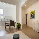 La Casa Di Leo